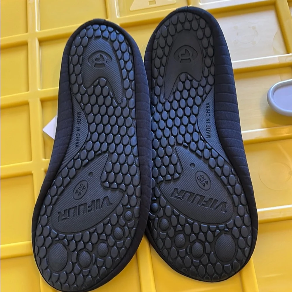 Black Water Shoes